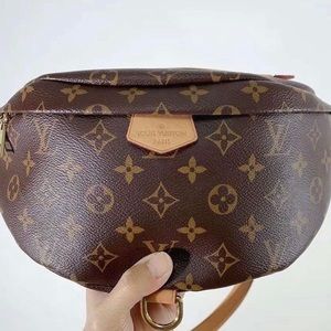 SOLD OUT”””””Louis Vuitton monogram bumbag